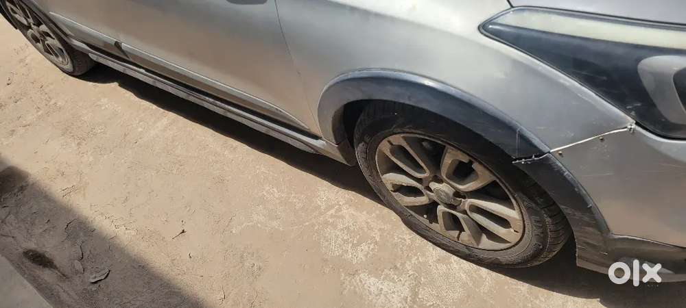 Hyundai I20 Active 2015 Petrol 35000 Km Driven