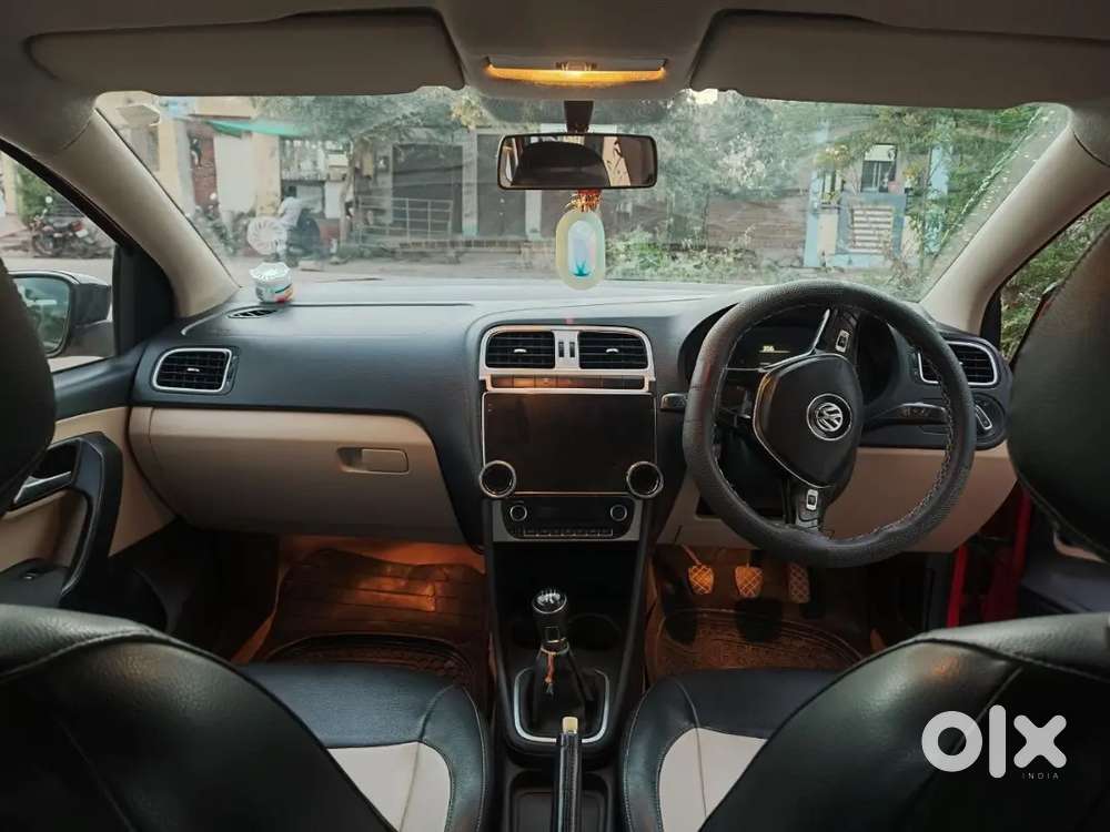 Volkswagen Polo 2015 Petrol