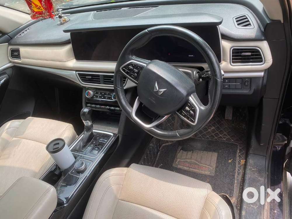 Mahindra Xuv700 Diesel 19/04/2022  Top Variant 7 Seater Vip Nmbr 0077
