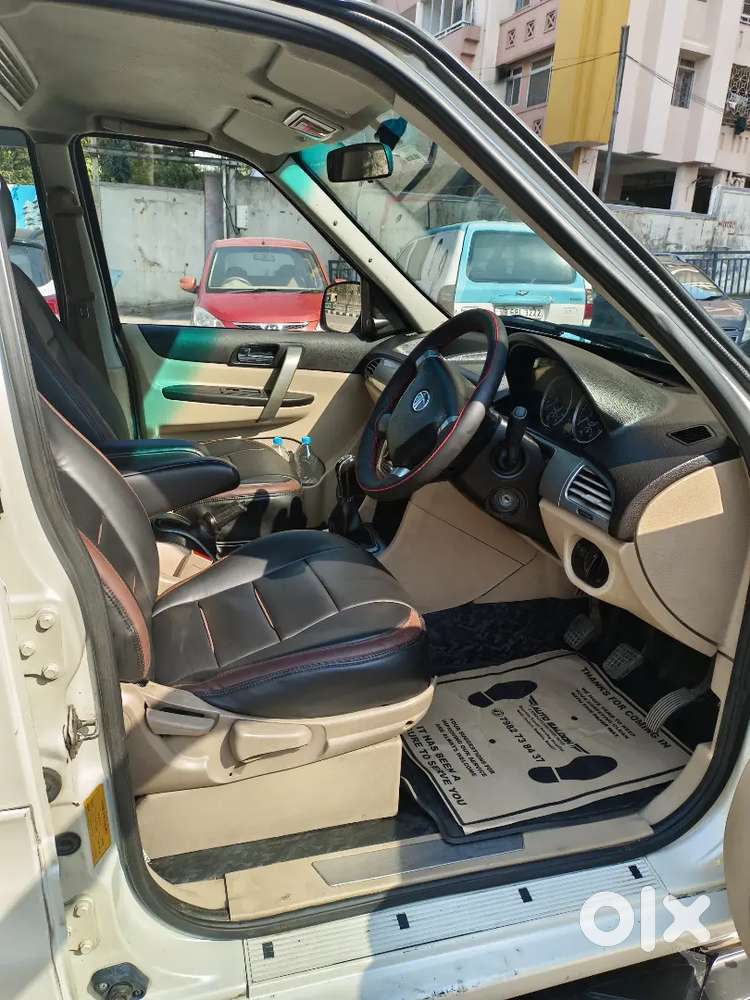 Tata Safari Storme 2013