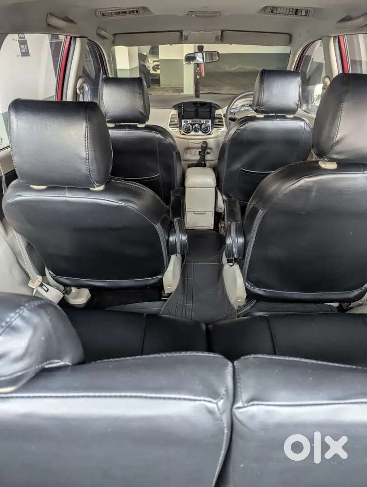 Toyota Innova 2.5 Gx 7 Str Red Mica Metallic