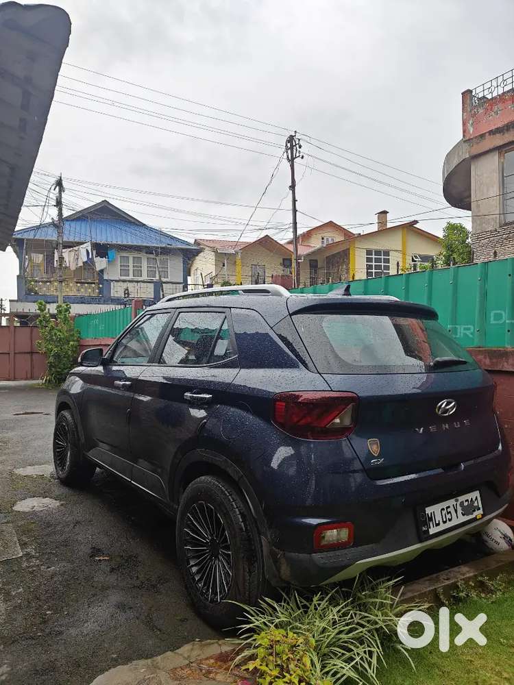 Hyundai Venue 2022 Diesel 50000 Km Driven