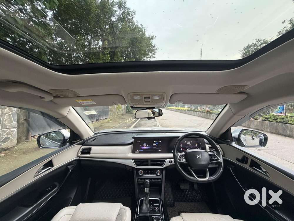 Mahindra Xuv700 2.2 Ax 7 Diesel At Luxury Pack Str, 2023, Diesel