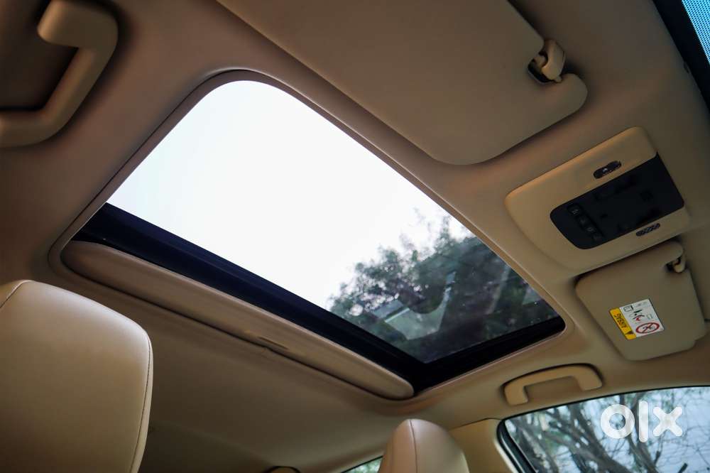 Toyota Camry Hybrid, 2019, Petrol