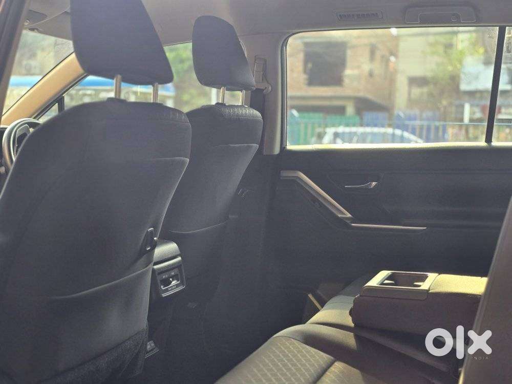 Toyota Innova Hycross 2.0 G-slf 8 Str, 2023, Petrol