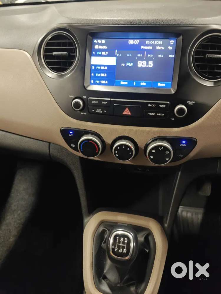 ગ્રાન્ડ આઇ ટેન સ્પોર્ટ્સ (option)૨૦૧૬ Petrol +cng.બેન્ક મેનેજર ની ગાડી