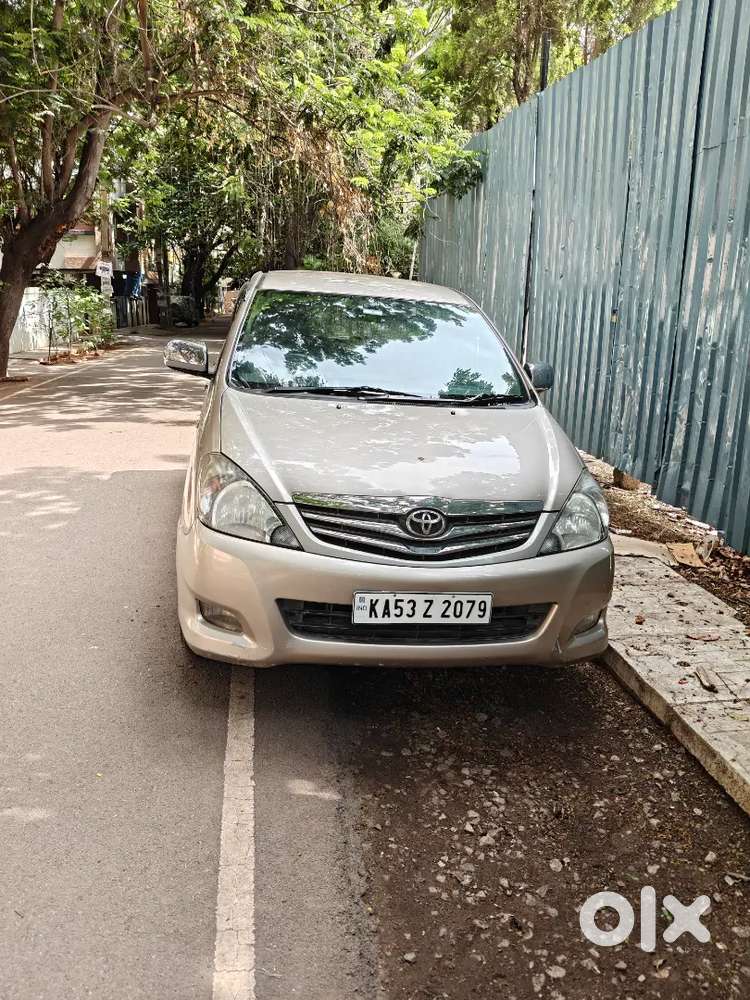 Innova For Sale With Good Condition 2011 Model 2nd Owner