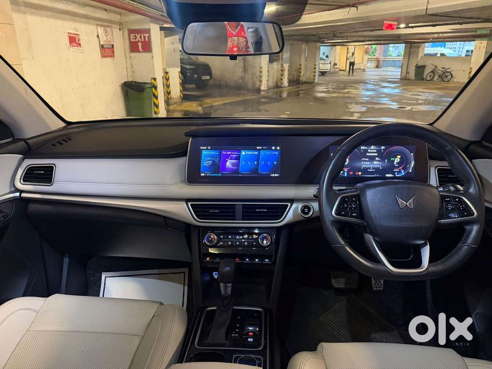Mahindra Xuv700 Ax7l 6 Str At, 2022, Diesel