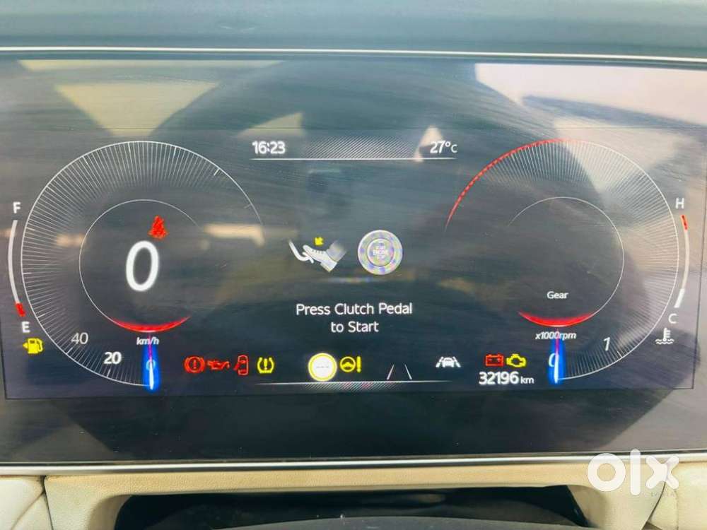 Mahindra Xuv700 2.2 Ax 7 Diesel Mt Luxury Pack Str, 2023, Diesel