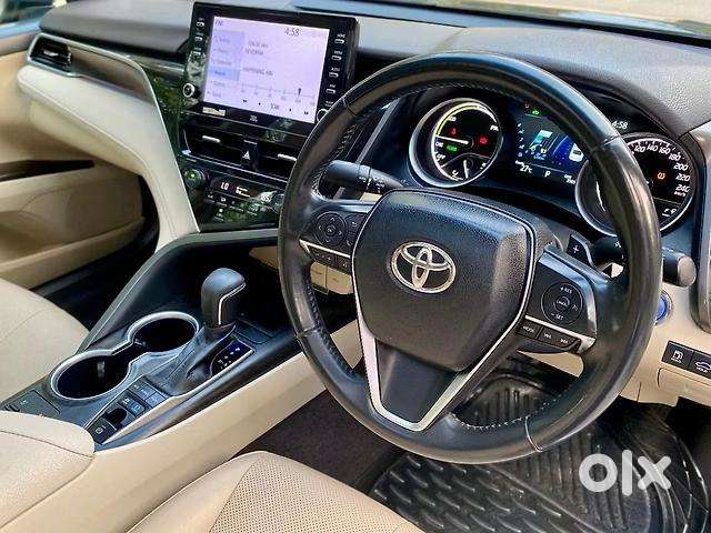 Toyota Camry Hybrid, 2022, Petrol