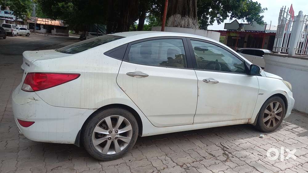 Hyundai Verna Fluidic 1.6 Vtvt Sx Opt, 2011, Diesel