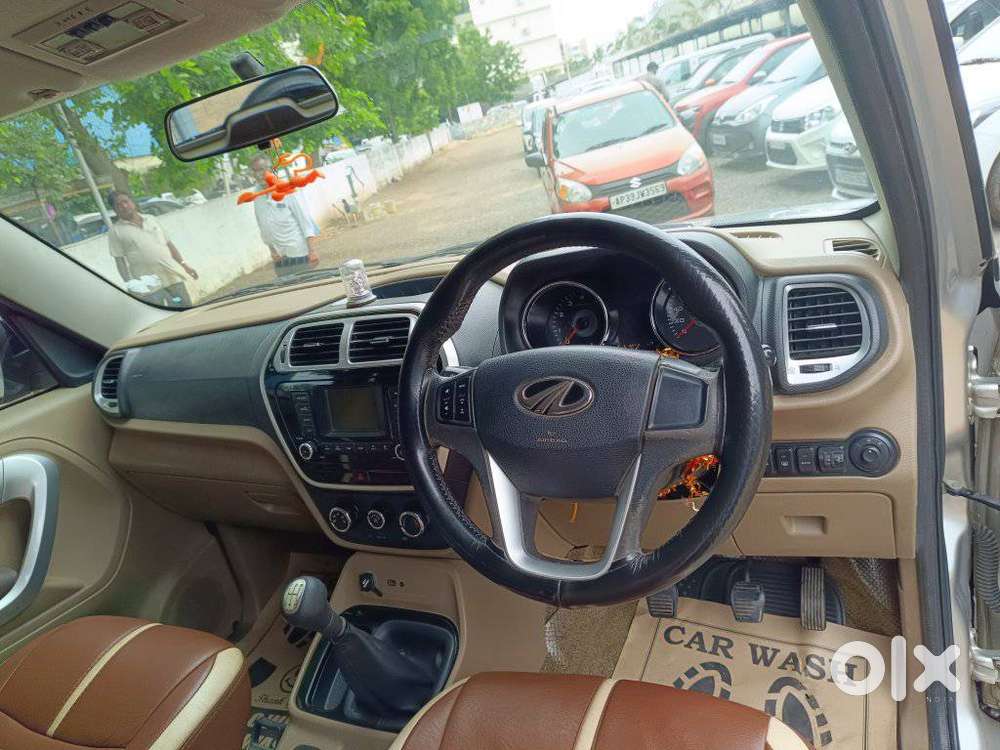 Mahindra Tuv 300 Mhawk100 T8 Dual Tone, 2017, Diesel