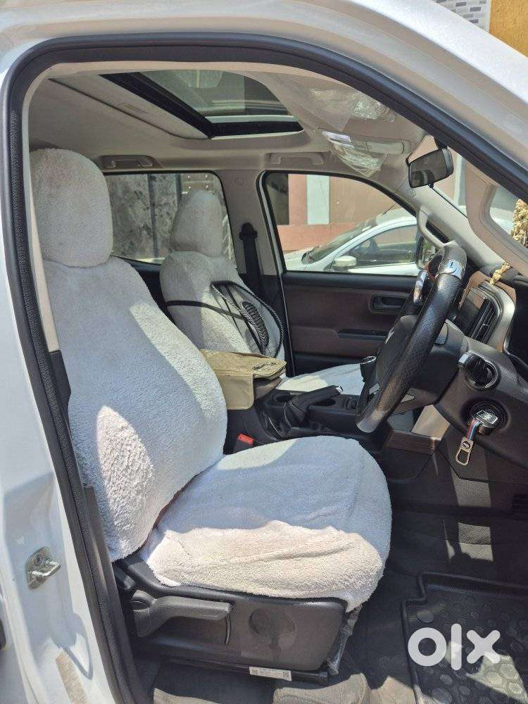 Mahindra Scorpio-n 2.2 Z6 Diesel Mt 7 Str, 2024, Diesel