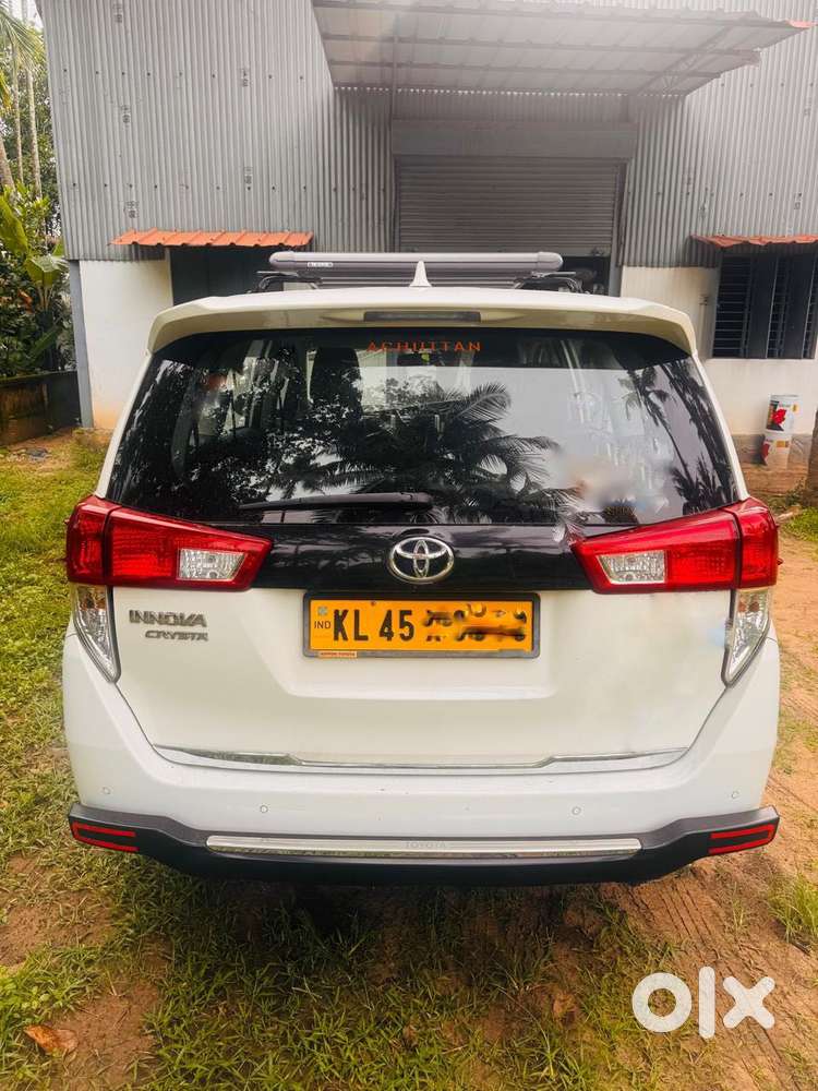 Toyota Innova Crysta 2.4 G Plus Mt 8 Str, 2024, Diesel