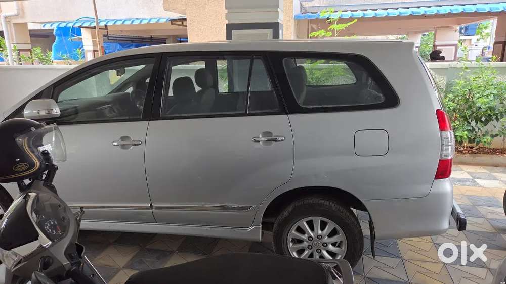 Toyota Innova 2014