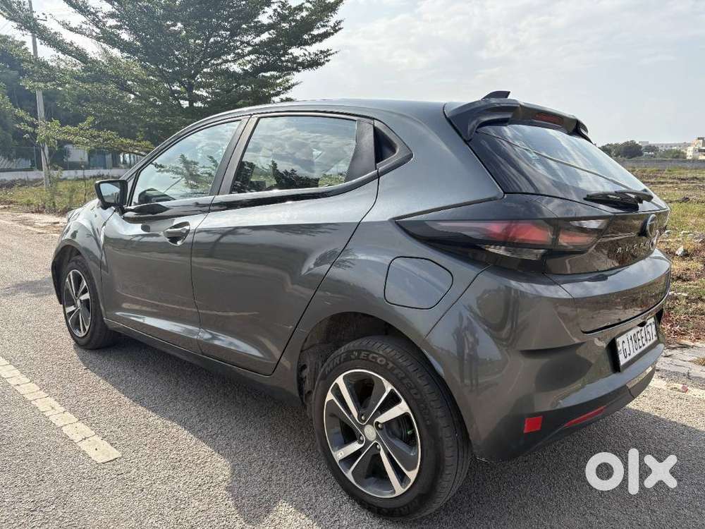 2025 Tata Altroz Xz Lux 1.2 Petrol  21,543 Km  1st Owner