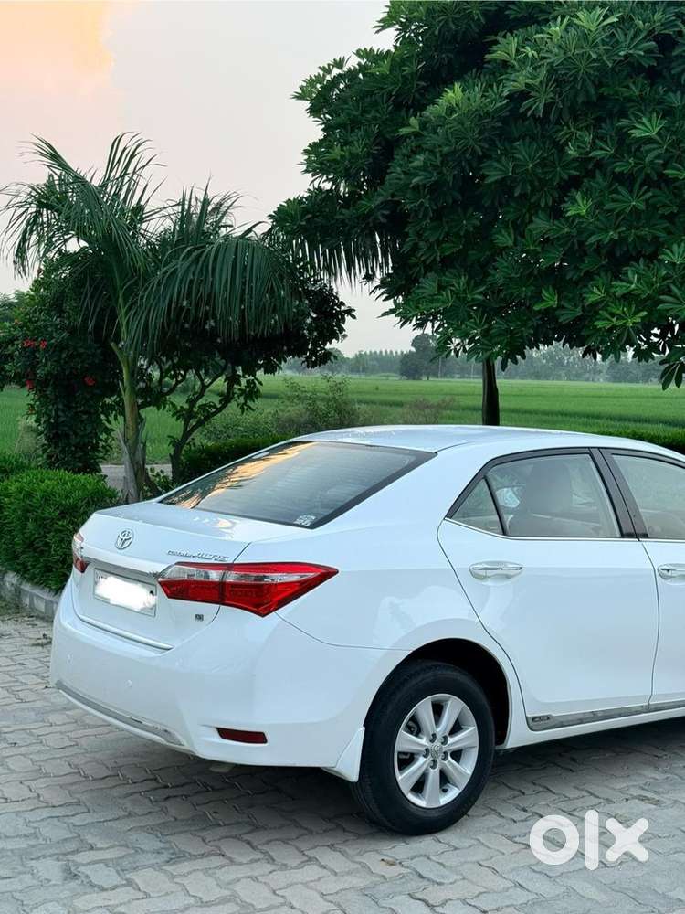 Just 22000 Km Driven 2014 Toyota Corolla Altis 2