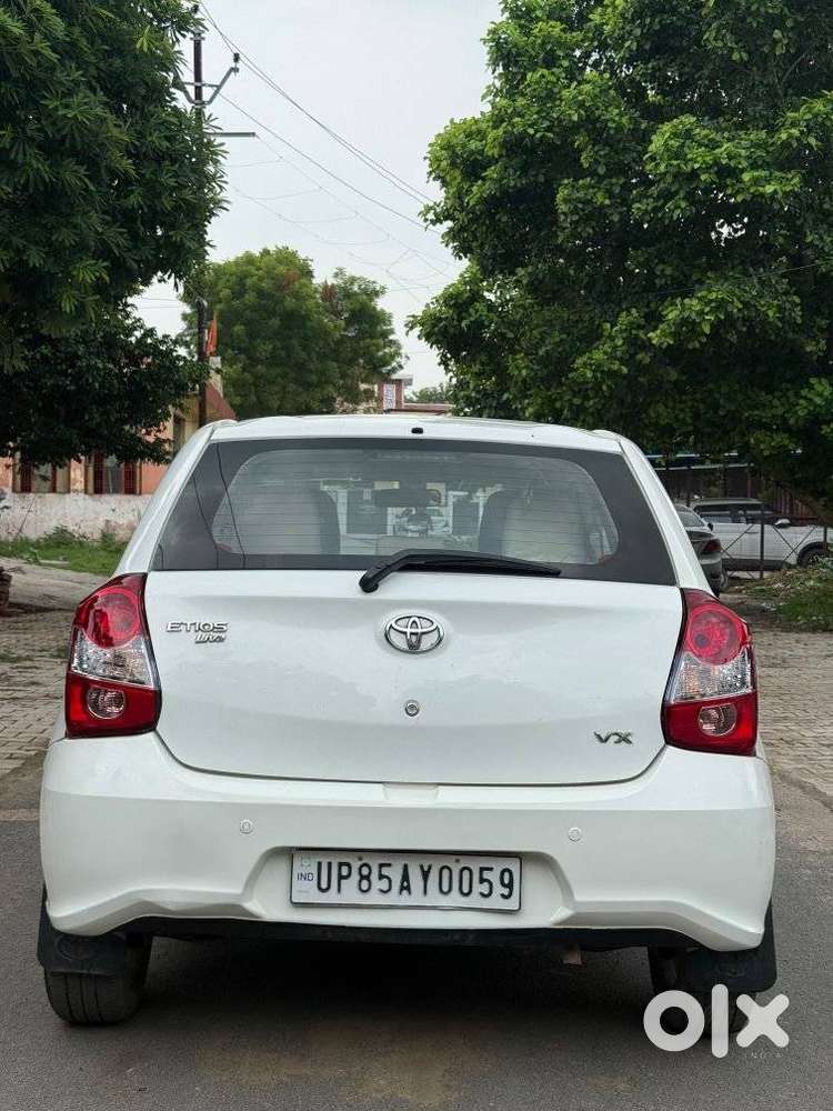 Toyota Platinum Etios 1.5 Vx, 2016, Petrol