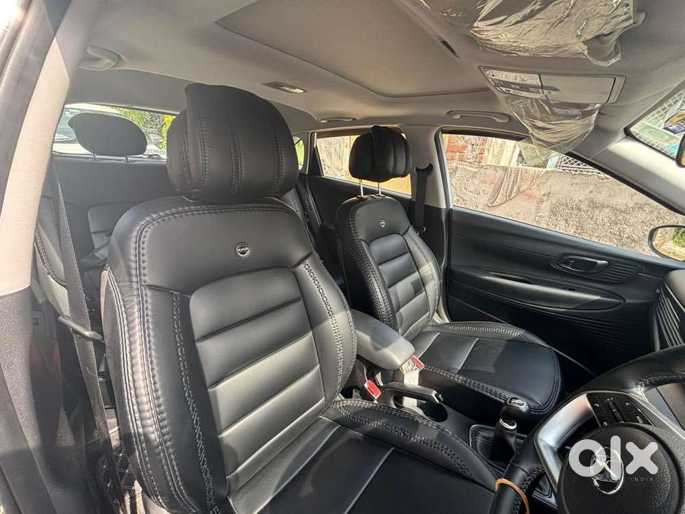 Hyundai I20 2023 With Sunroof Petrol 15000 Km Driven