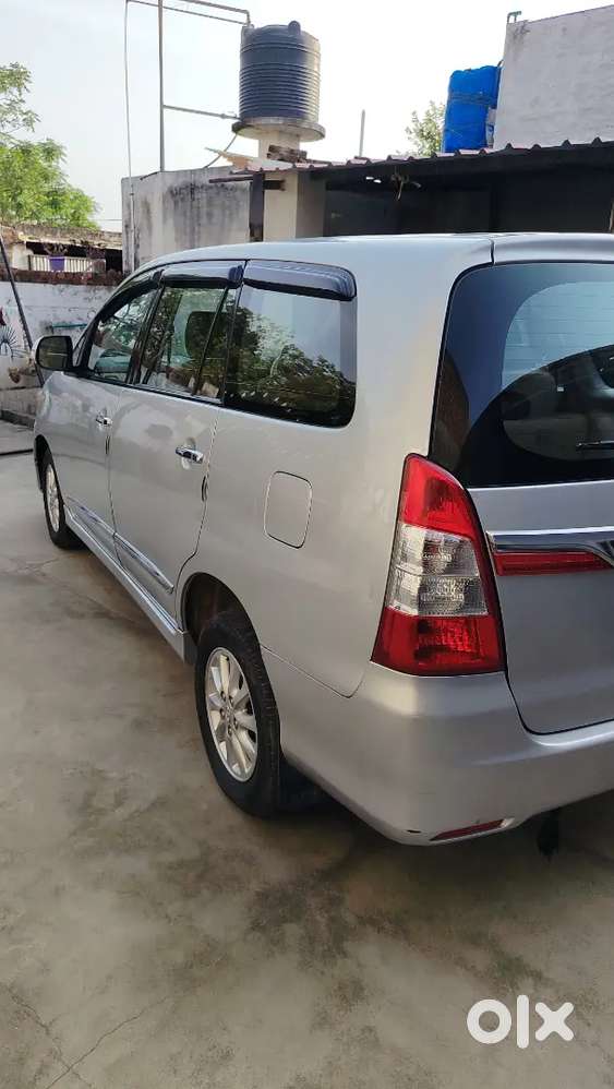 Toyota Innova 2014