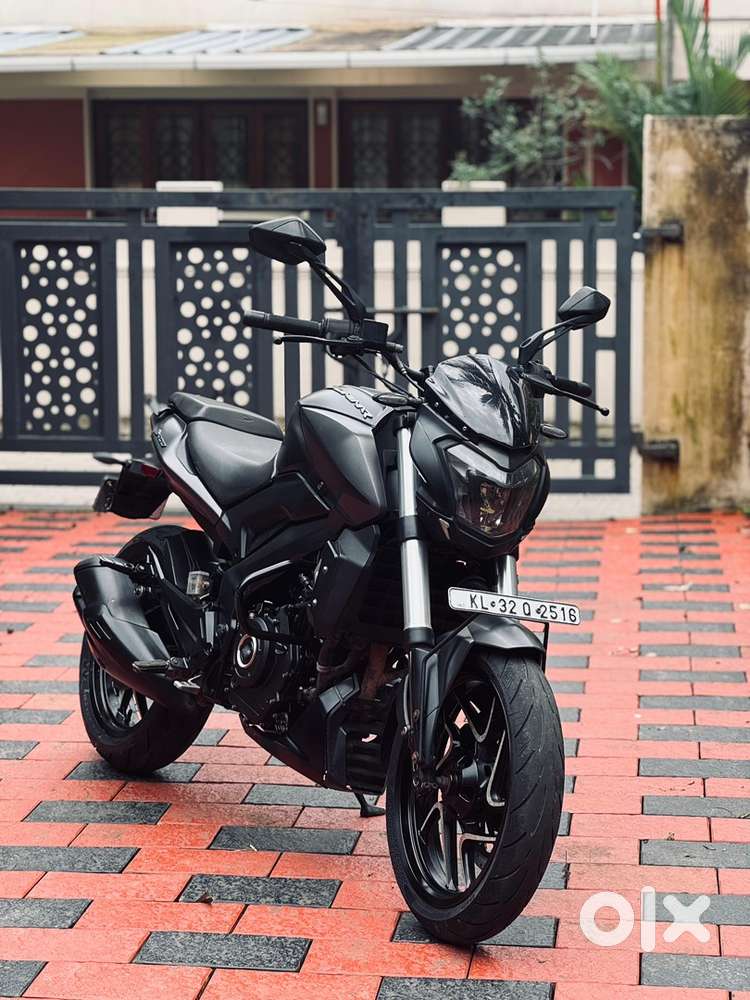 On Road Price In Bajaj Dominar 400 Bs6 2021 Mileage 400 Black