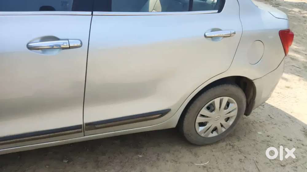 Well Maintained Cng Fitted Swift Dezire.