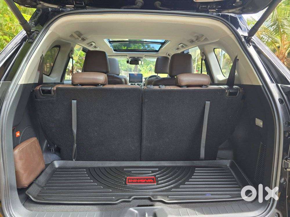 Toyota Innova Hycross 2.0 Zx (o) Hybrid 7 Str, 2025, Petrol