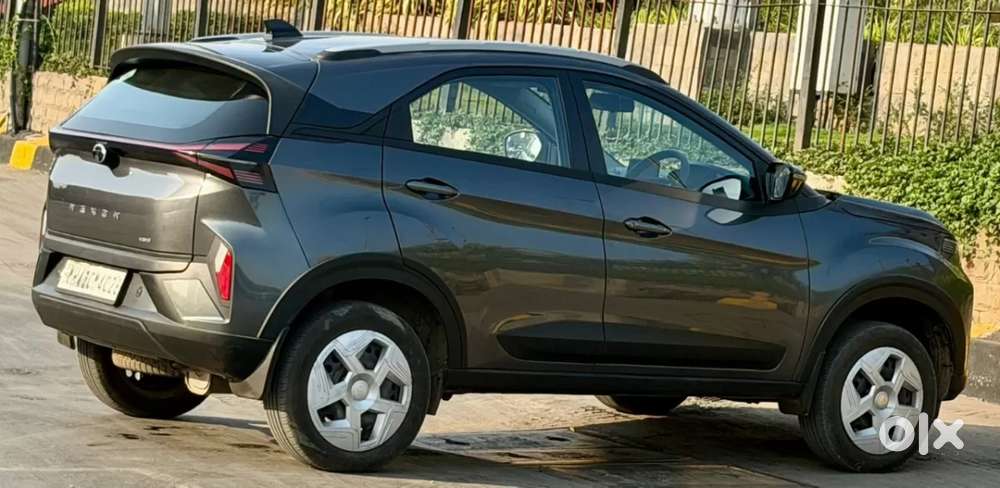 Tata Nexon Smart Plus1.2 Revotron Petrol 5 Mt, 2024, Petrol