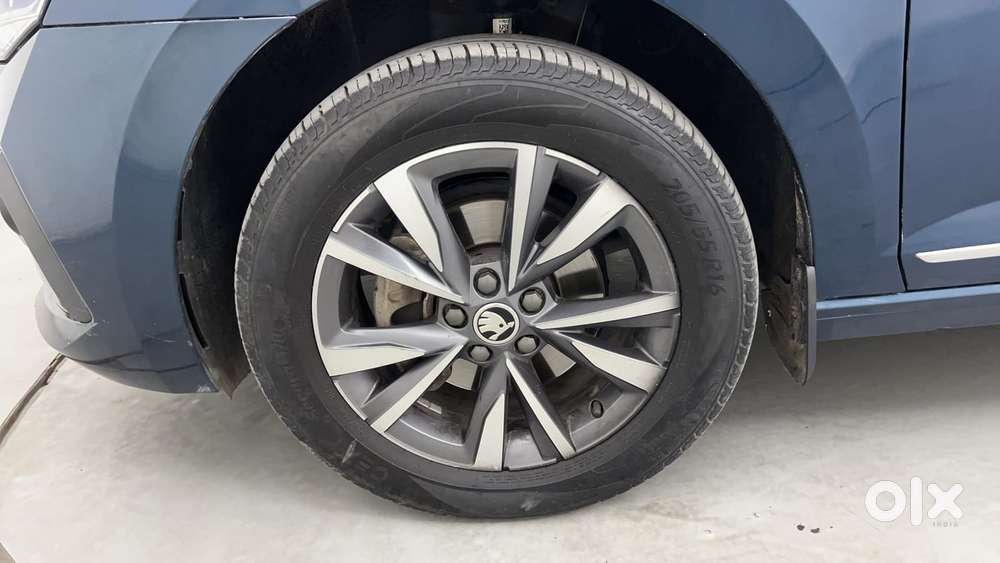 Skoda Slavia Style 1.0l Tsi Mt, 2024, Petrol