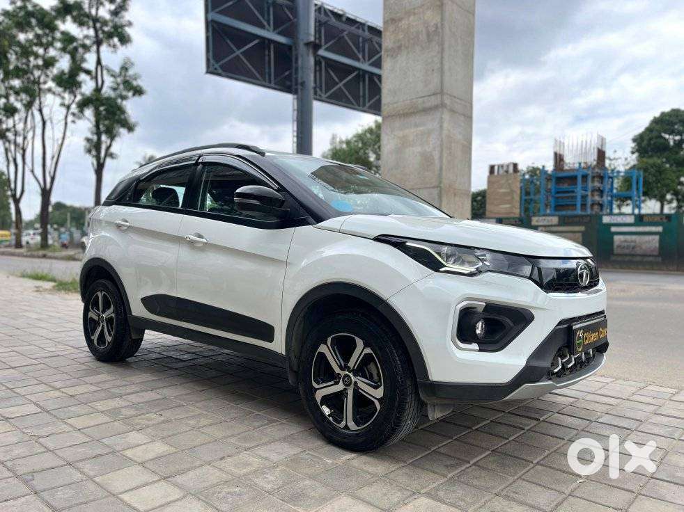 Tata Nexon 1.2 Revotron Xza Plus, 2023, Petrol