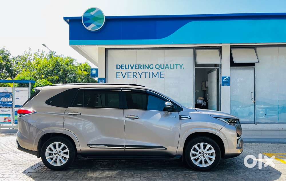 Toyota Innova Hycross 2024 Hybrid Automatic