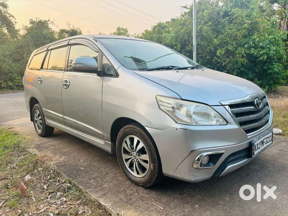 Toyota Innova 2015
