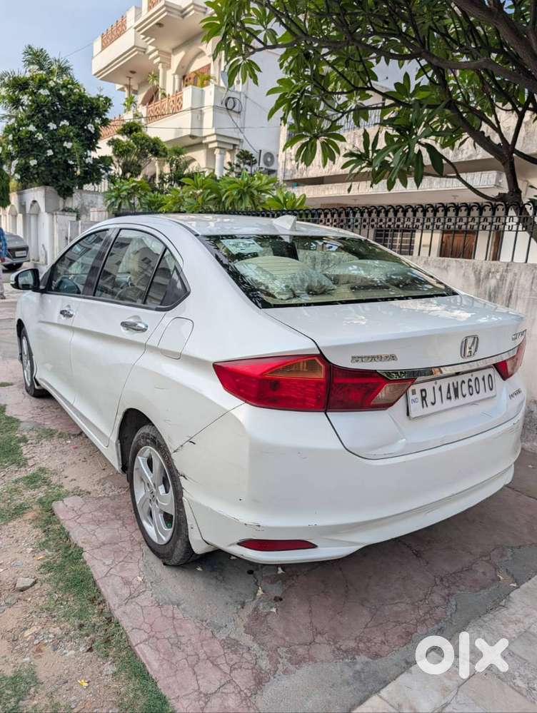 Honda City Vx Cvt Automatic 2016 Petrol - 100% Honda Serviced