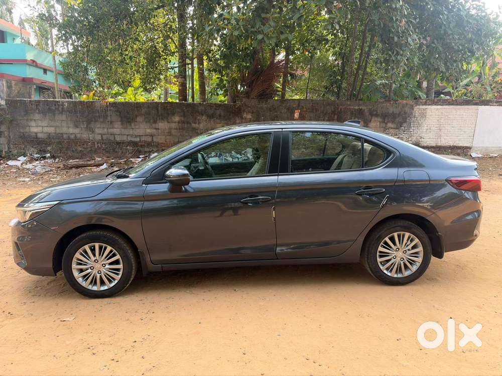 Honda City 2023 Petrol 19500 Km Driven Showroom Condition