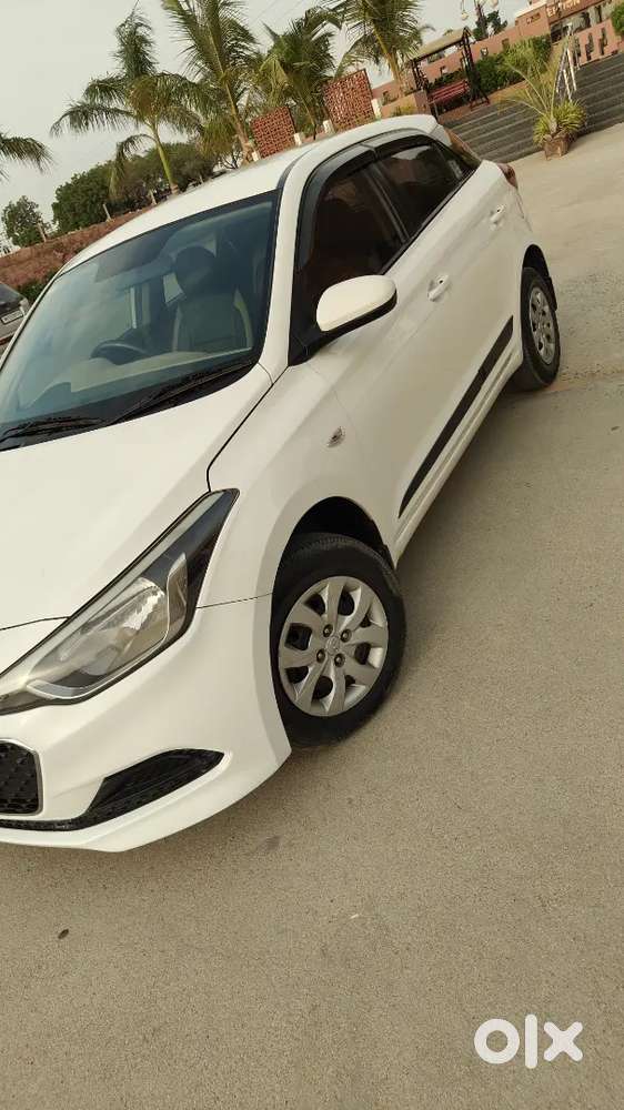 Hyundai New I20 2015 Petrol 35000 Km