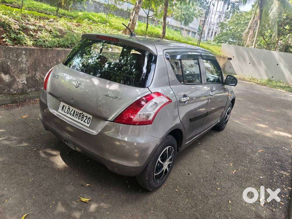 Maruti Suzuki Swift Lxi Optional-o, 2016, Petrol