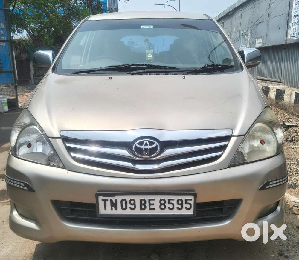 Toyota Innova 2004-2011 2.5 V Diesel 8-seater, 2010, Diesel