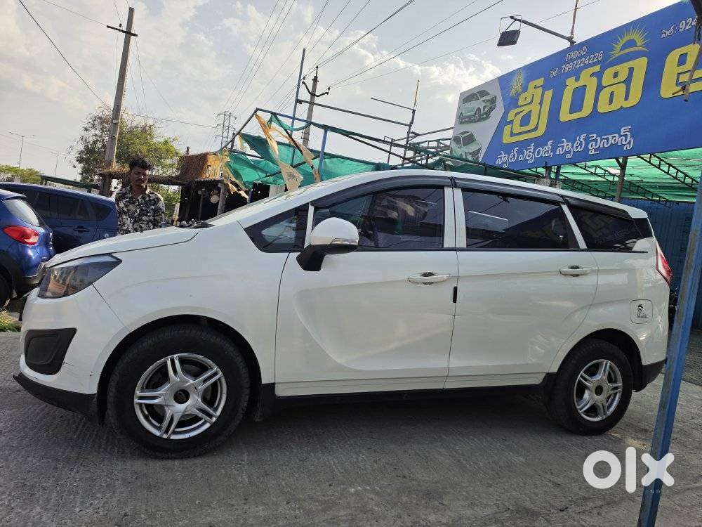 Mahindra Marazzo M4, 2021, Diesel