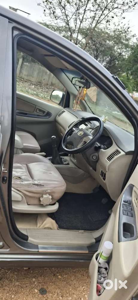 Toyota Innova Diesel 2.5 2014