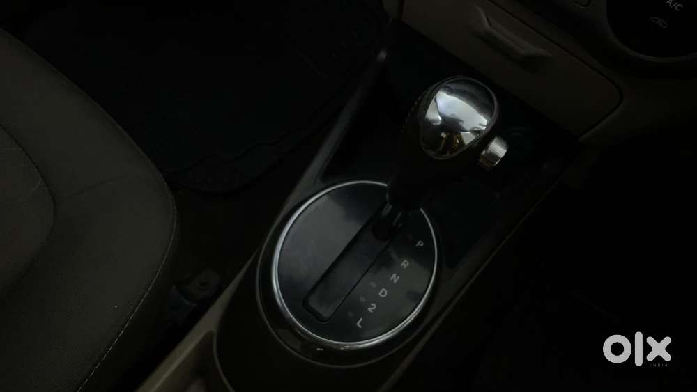 Hyundai I20 2009-2011 1.4 Asta (at), 2011, Petrol