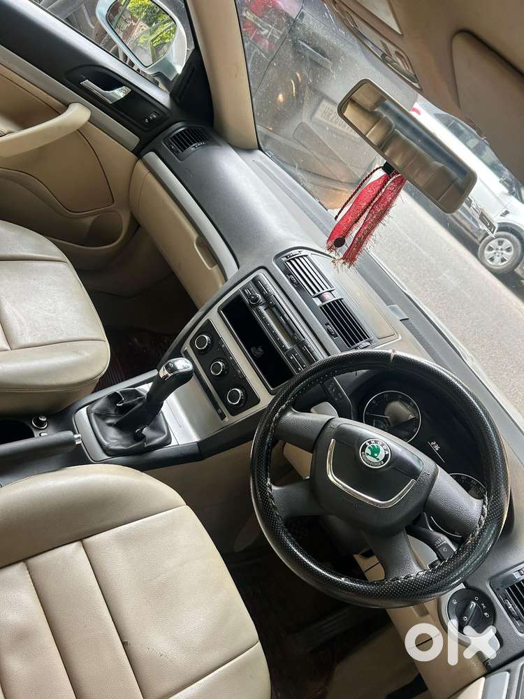 Skoda Laura 1.8 Tsi Active, 2011, Petrol