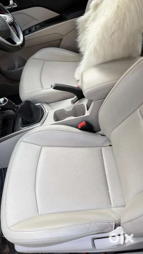 Mahindra Xuv300 W8 Petrol Manual