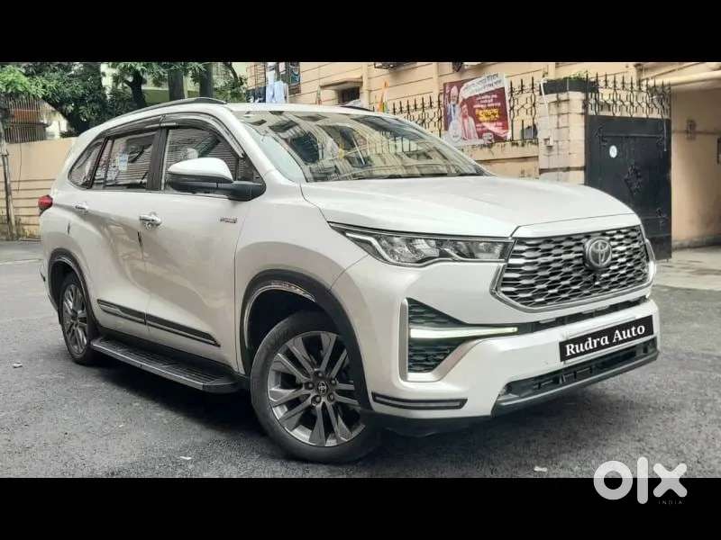 Toyota Innova Hycross 2.0 Zx Hybrid 7 Str, 2024, Petrol