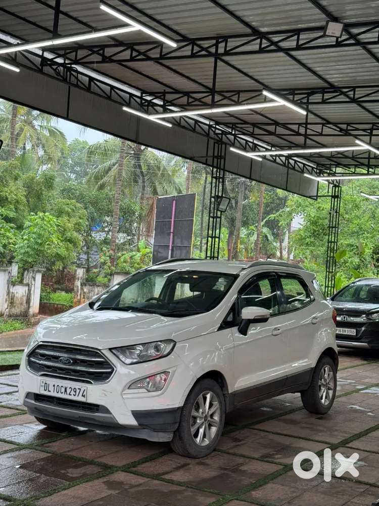 Full Company Service Neat And Clean Vehicle