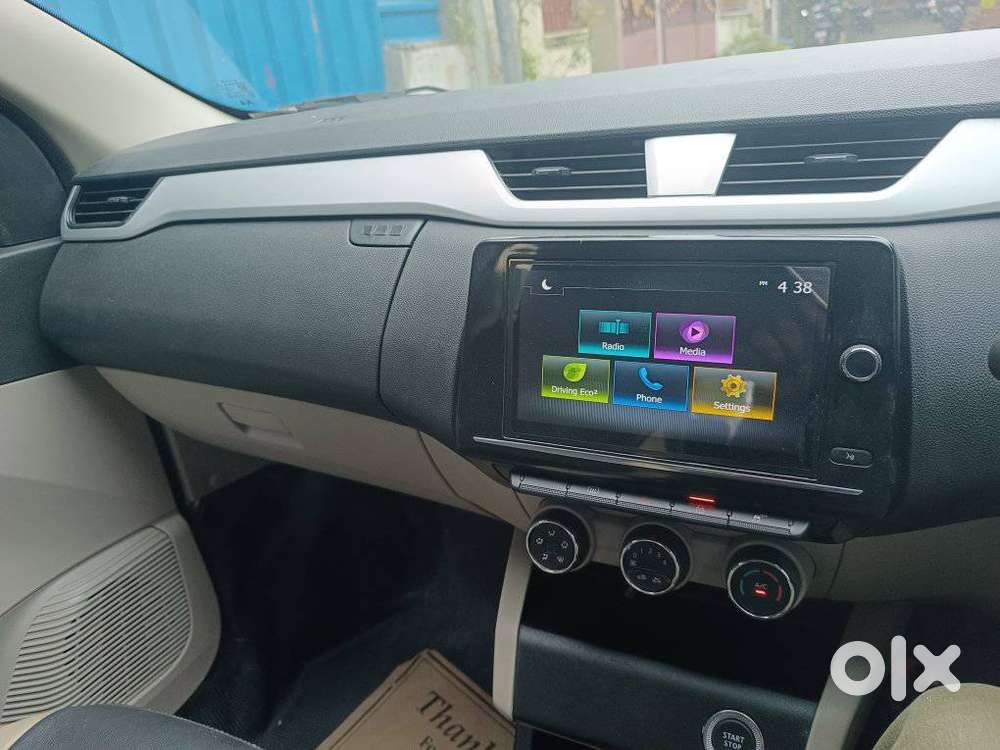 Renault Triber Rxz, 2024, Petrol