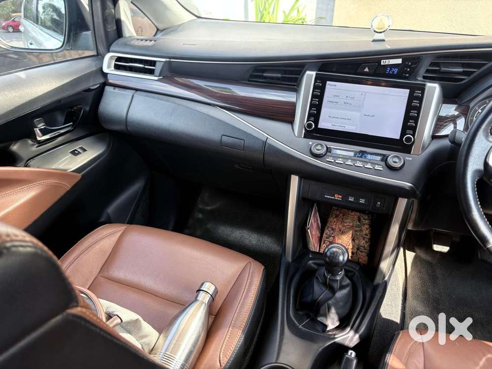 Toyota Innova Crysta 2.7 Vx Mt, 2023, Petrol
