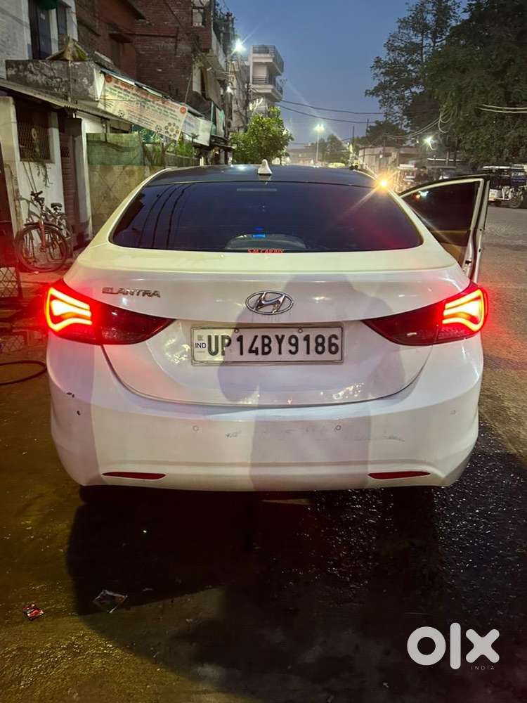 Hyundai Elantra 2013 Diesel 96000 Km Driven
