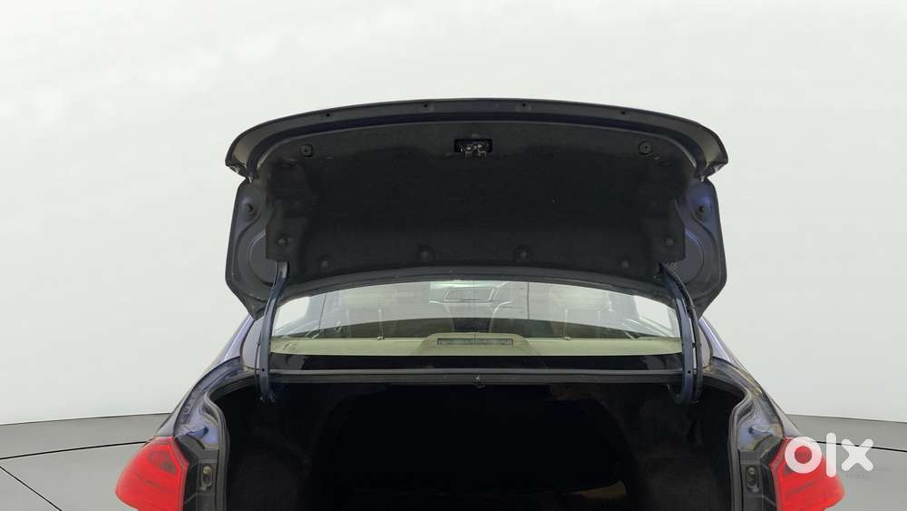 Maruti Suzuki Ciaz 1.5 Alpha Shvs Petrol, 2018, Petrol