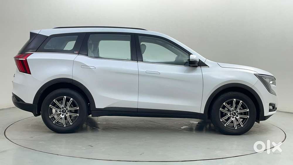 Mahindra XUV700 2.0 AX 7 Petrol MT Str, 2025, Petrol