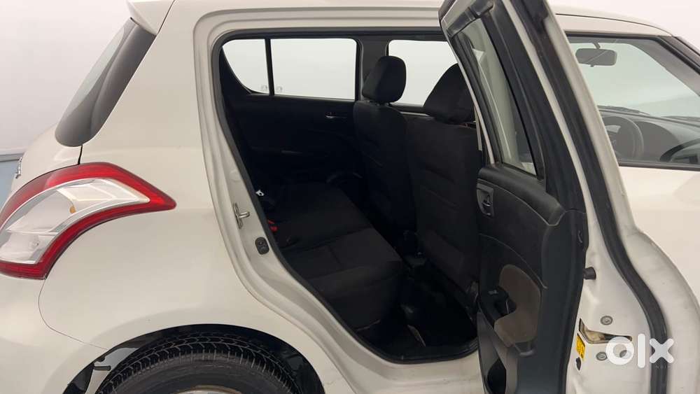 Maruti Suzuki Swift Vxi Optional, 2017, Petrol